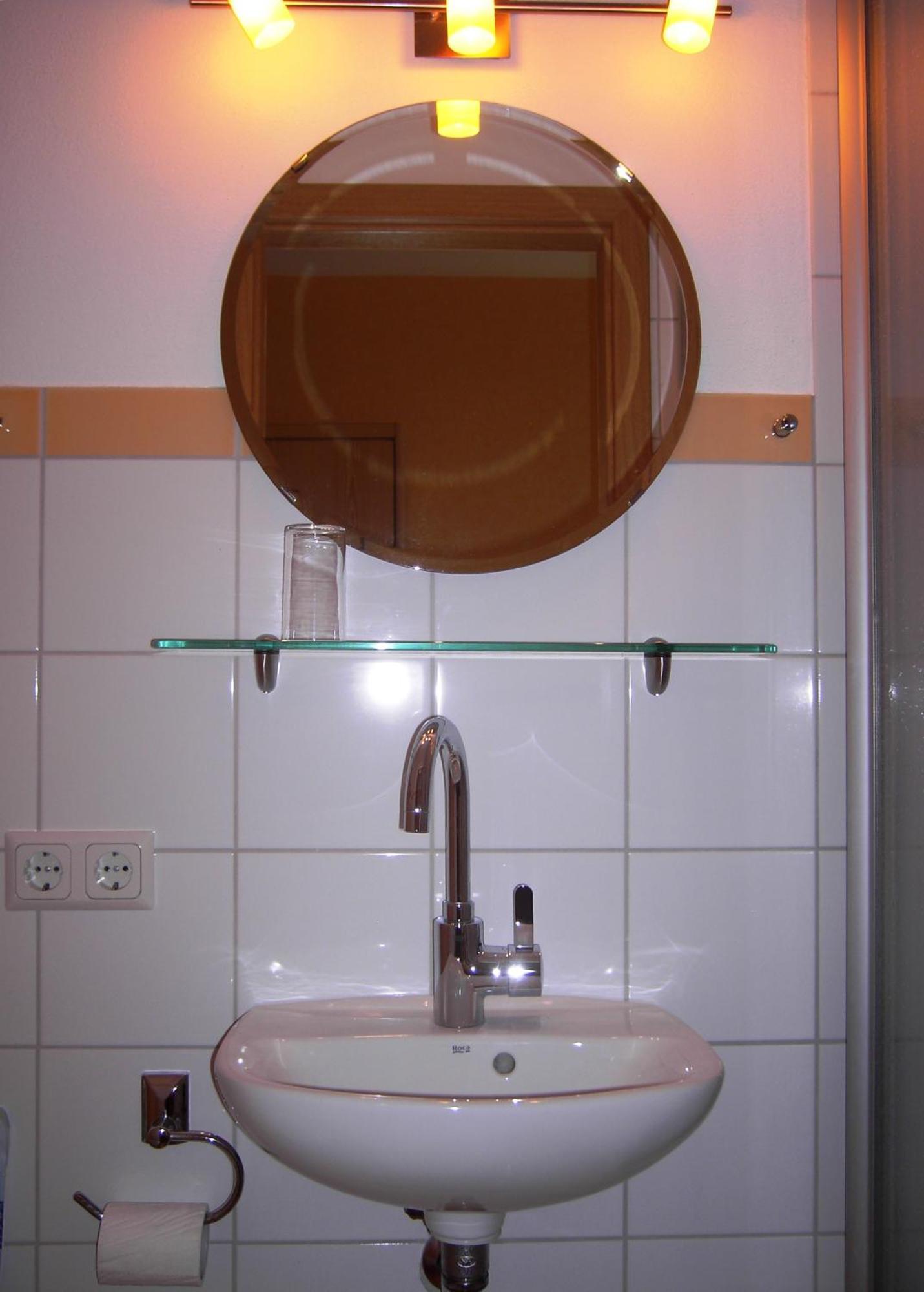 Weinstube Pension Moselbluemchen Цельтинген-Рахтиг Экстерьер фото