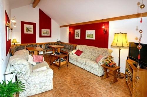 Weinstube Pension Moselbluemchen Цельтинген-Рахтиг Экстерьер фото