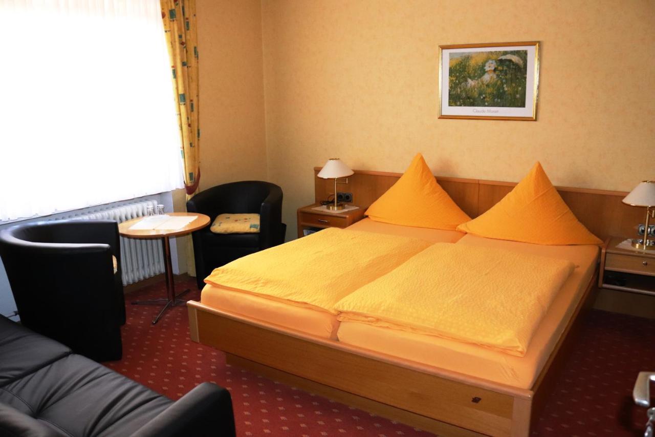 Weinstube Pension Moselbluemchen Цельтинген-Рахтиг Экстерьер фото