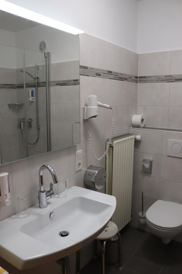 Weinstube Pension Moselbluemchen Цельтинген-Рахтиг Экстерьер фото